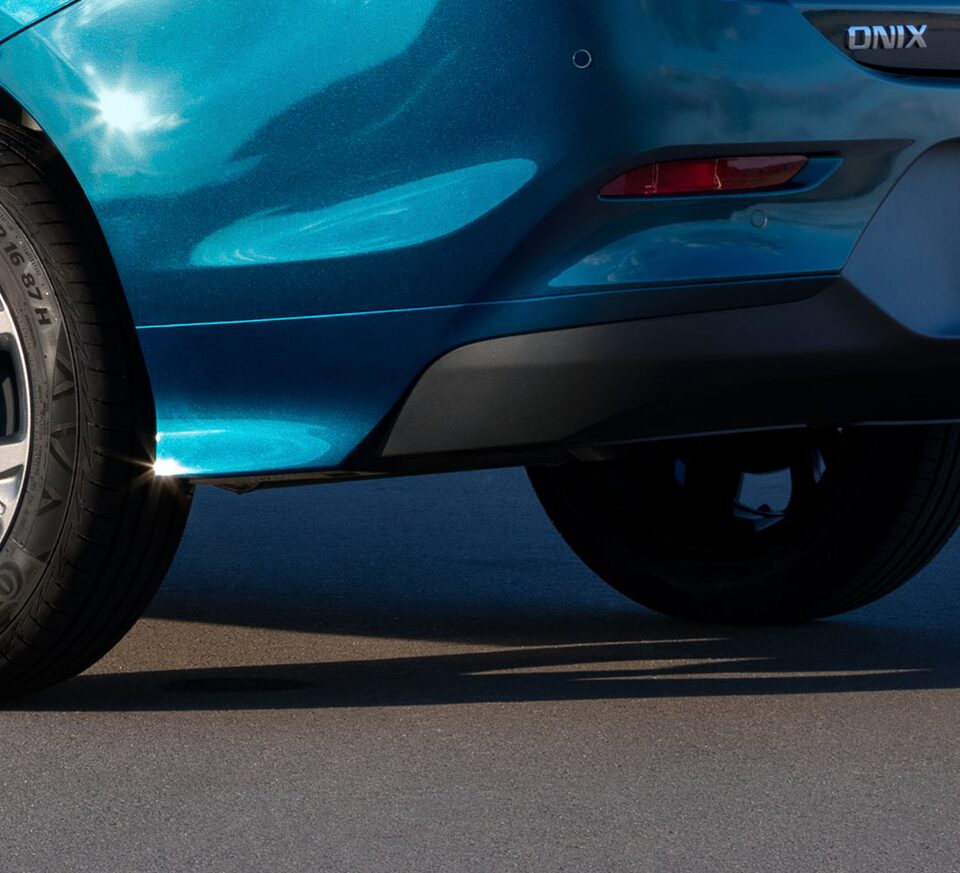 Chevrolet Onix Accesorios - Difusor Trasero de tu Sedan