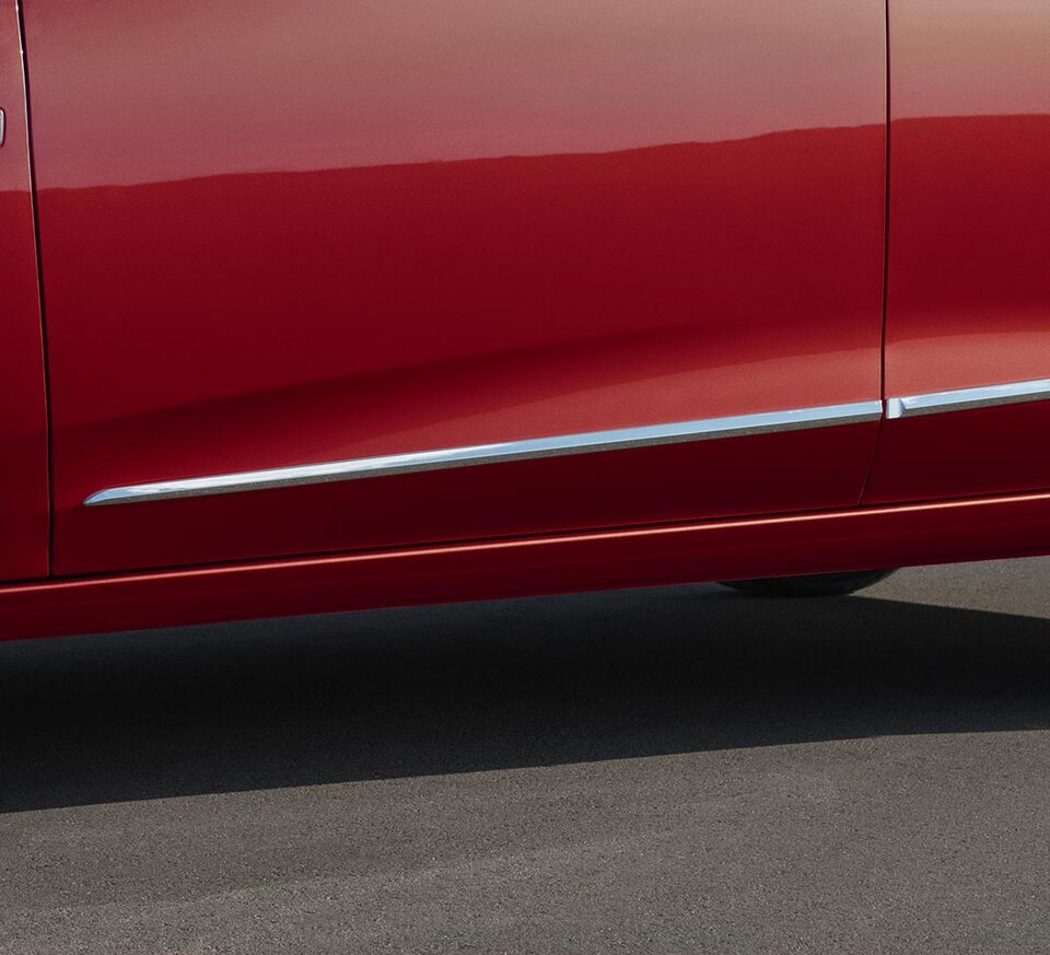 Chevrolet Onix Accesorios - Moldura Lateral de tu Sedan
