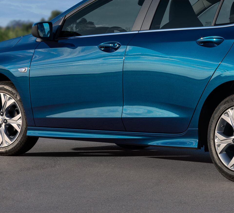 Chevrolet Onix Accesorios - Faldones Laterales de tu Sedan