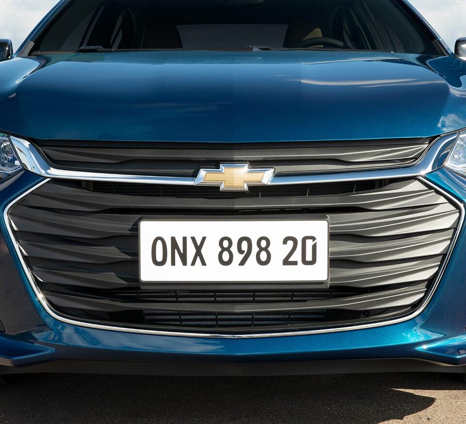 Chevrolet Onix Accesorios - Inserto Cromado de tu Sedan