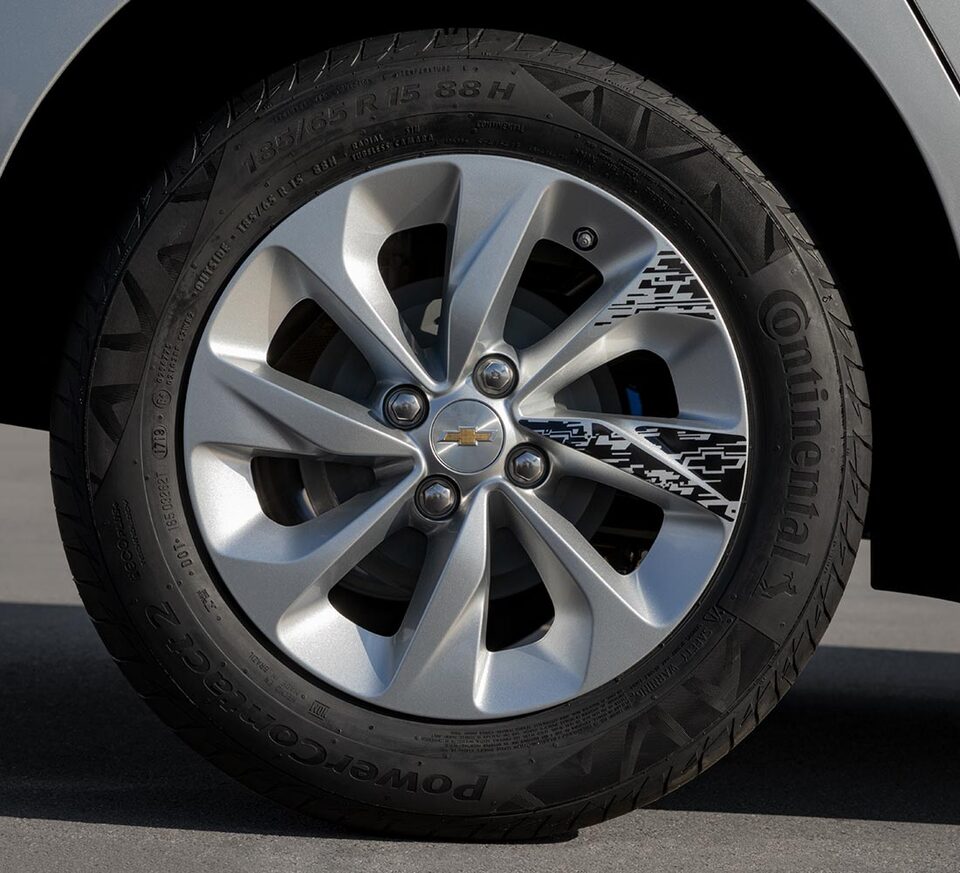 Chevrolet Onix Accesorios - Sticker Llantas de tu Sedan
