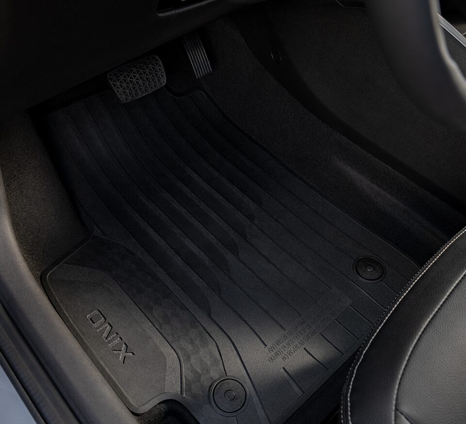 Chevrolet Onix Accesorios - Cubre Pisos de tu Sedan