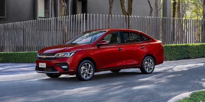 Chevrolet Sail, vista frente lateral ciudad