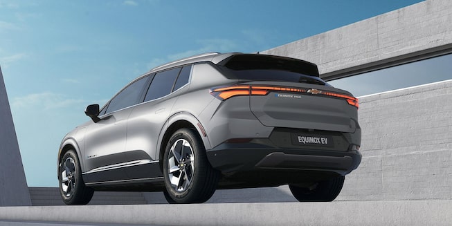 Chevrolet Equinox EV - Vista posterior desde abajo
