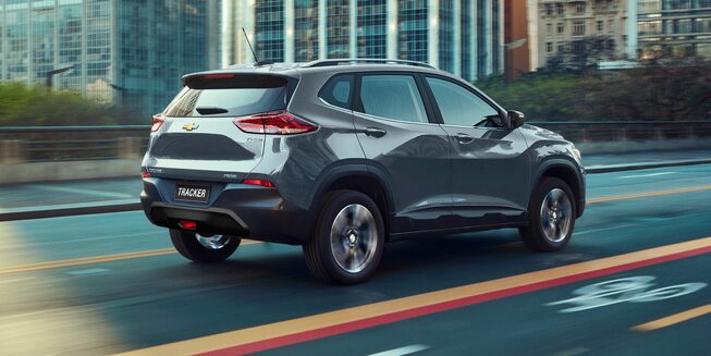 Chevrolet-Tracker-Estacionamiento