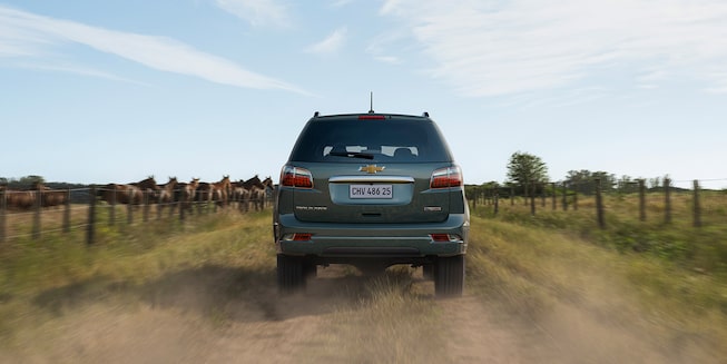Vista en el campo de la Chevrolet Trailblazer High Country 2025