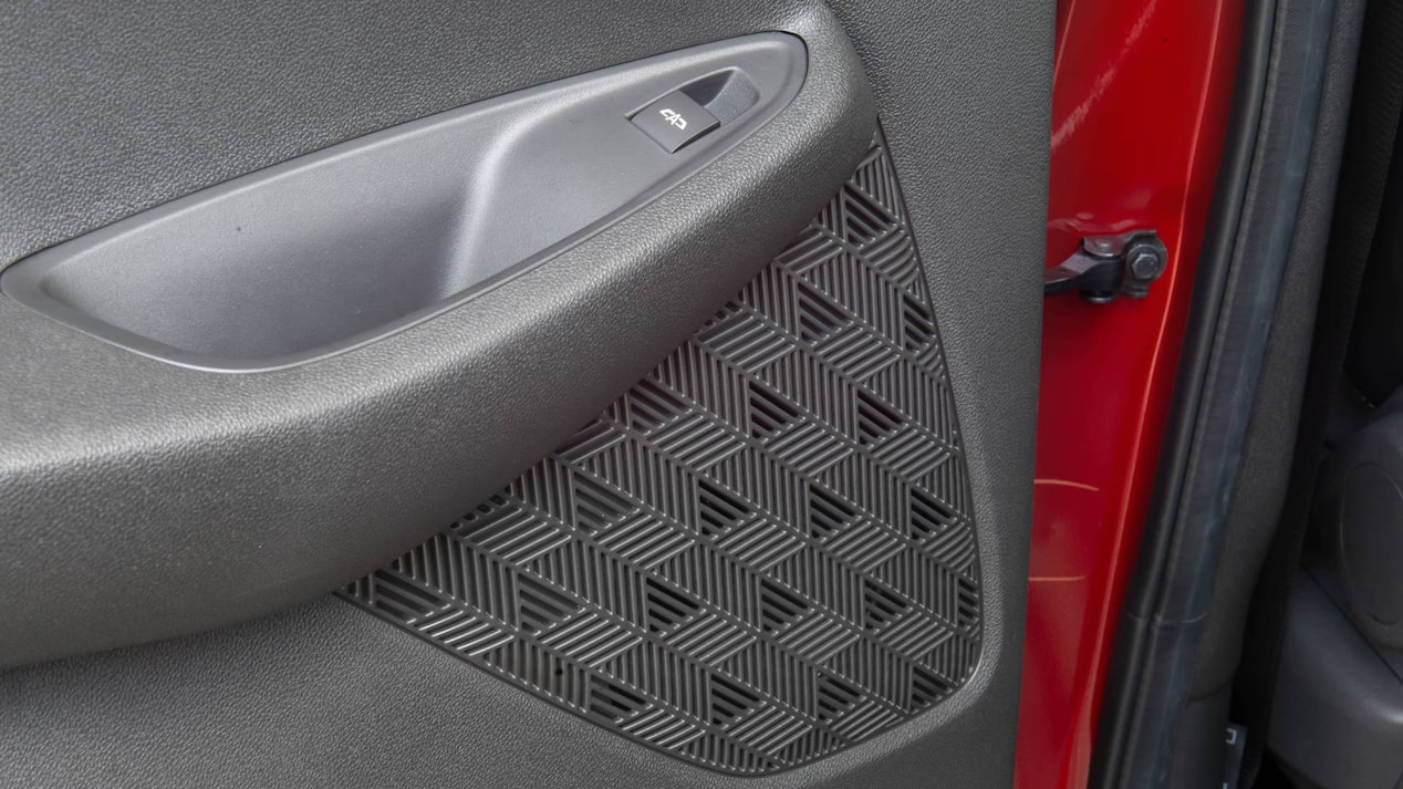 Mejora el audio de la pick up Chevrolet Montana con los parlantes traseros