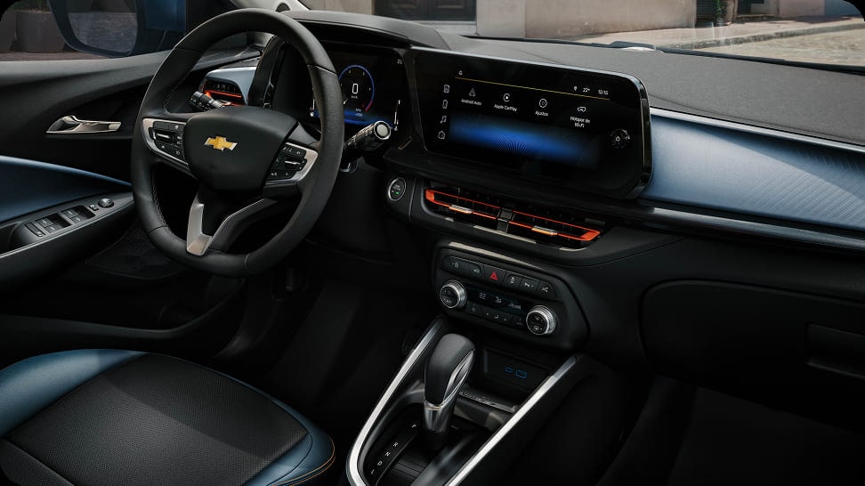 Interior frontal del Onix Plus