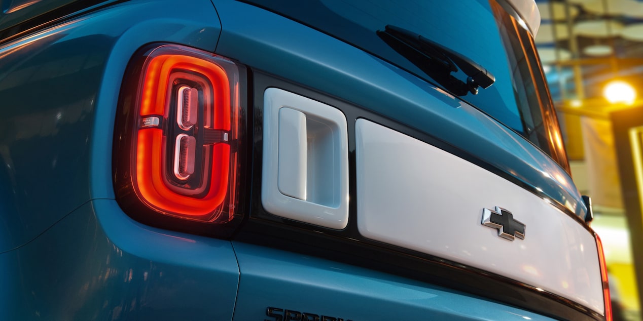 Luces traseras únicas del Chevrolet Spark EUV, destaca en cada trayecto con innovación y estilo