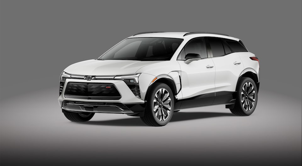  Chevrolet Blazer RS EV en color blanco