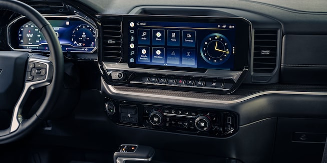 Detalles del tablero de la nueva camioneta Chevrolet Silverado