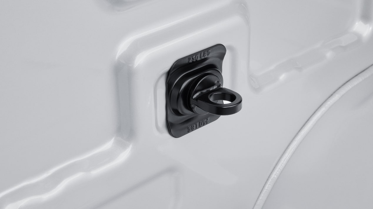 Transporta la carga de tu camioneta Chevrolet Silverado de manera más segura con los anillos de amarre para carga