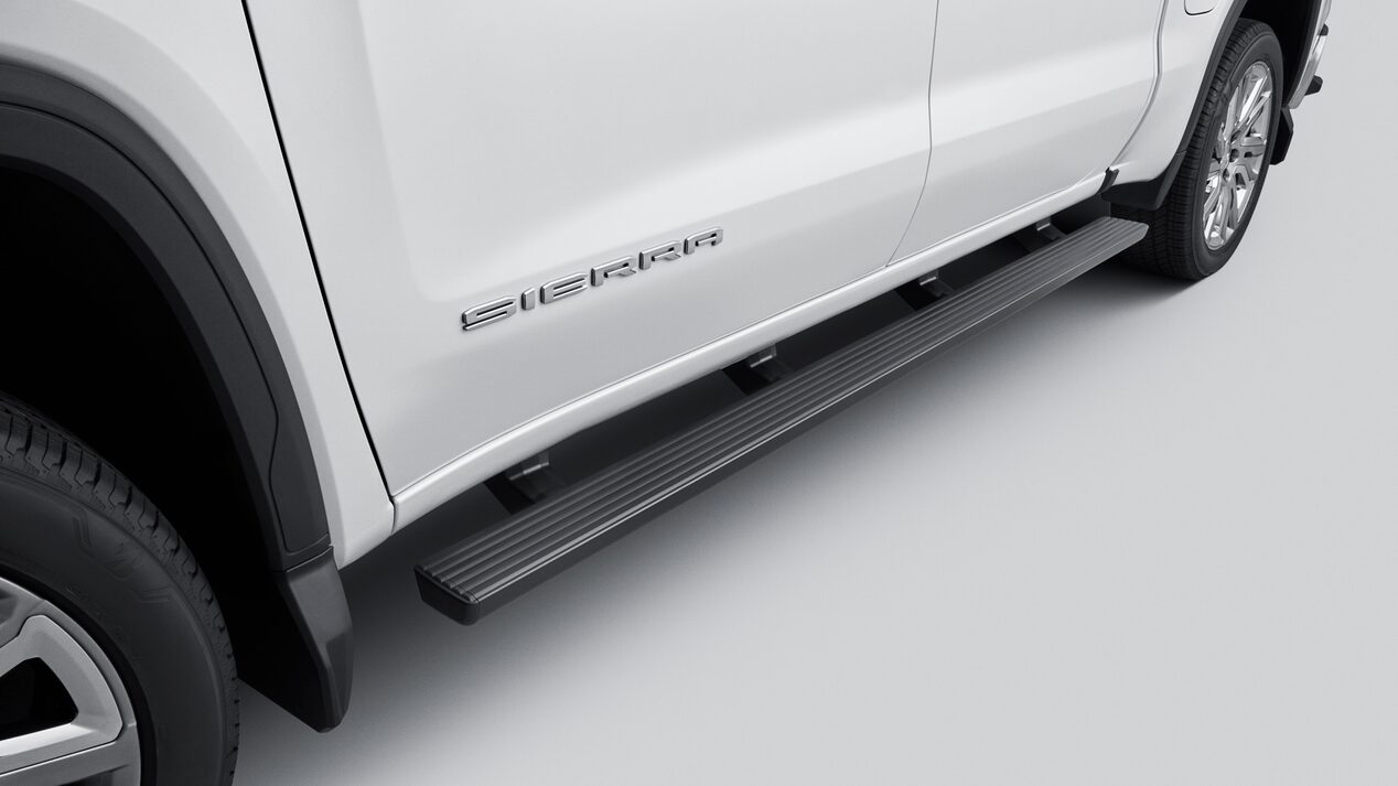 Agrega estribos laterales negros a tu camioneta Chevrolet Silverado y dale un estilo único