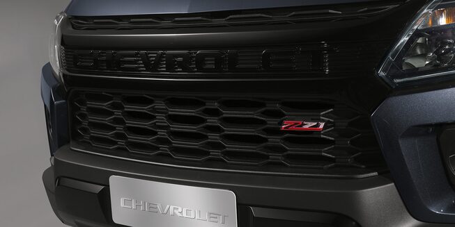 La exclusiva parrilla delantera otorga un estilo único a la nueva Chevrolet S10 Z71