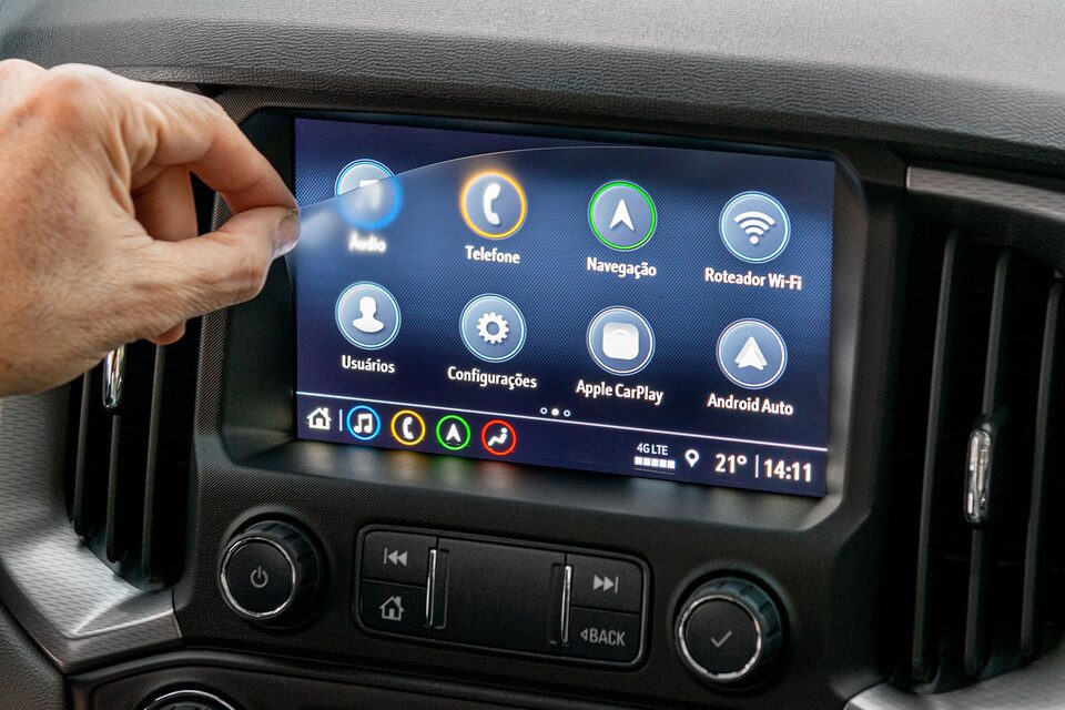Con el film MyLink protege la pantalla de tu Chevrolet S10 Z71 de manchas y rasguños