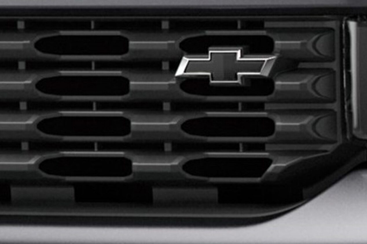 Mejorá el aspecto de tu Chevrolet S10 Z71 con el emblema negro para parrilla