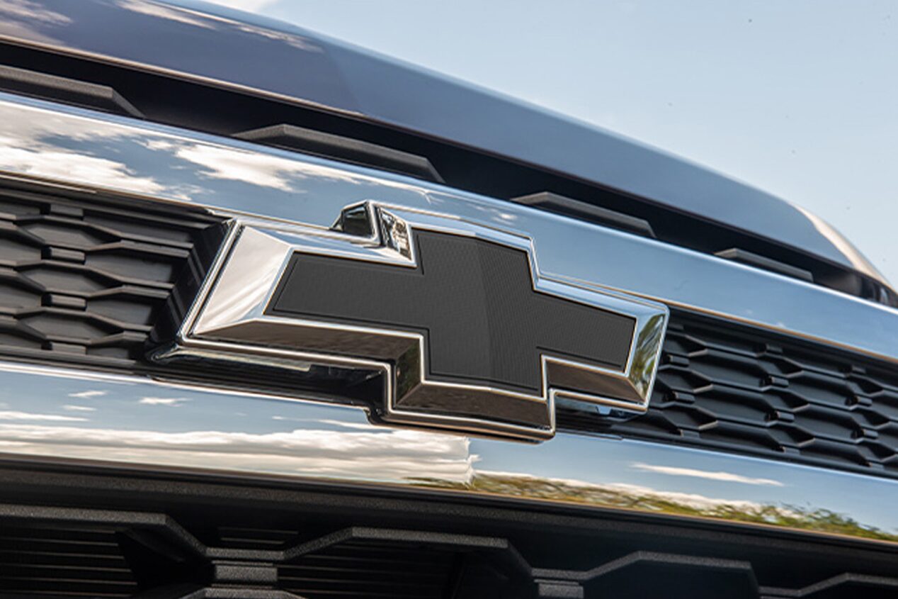 Mejorá el aspecto de tu Chevrolet S10 Z71 con el emblema negro delantero