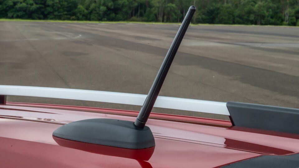 Agrega estilo a tu pick up Chevrolet Montana con el accesorio antena deportiva