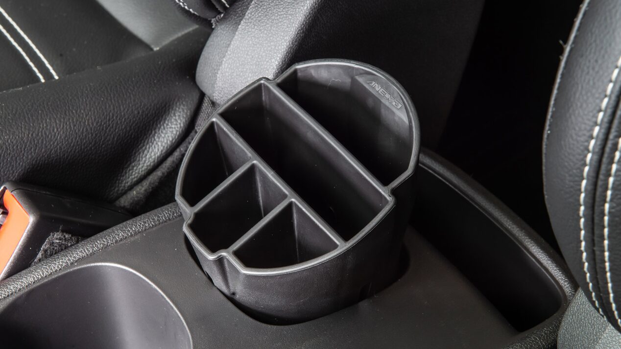 Ordena tu pickup Chevrolet Montana con el organizador portavaso
