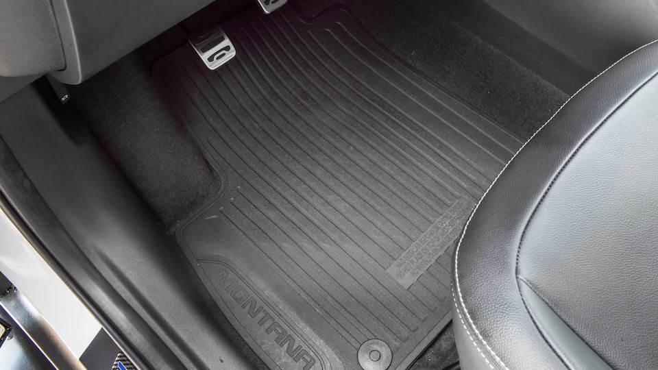 Protege tu pick up Chevrolet Montana con los cubrealfombra de PVC