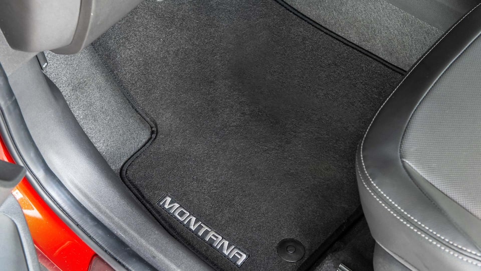 Protege tu pick up Chevrolet Montana con los cubrealfombra textiles
