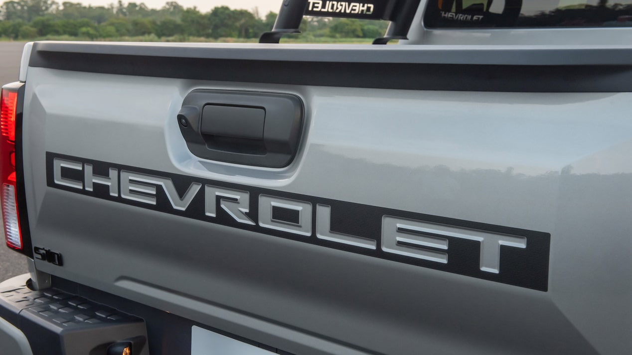 Adhesivo contorno para portón trasero Chevrolet S10