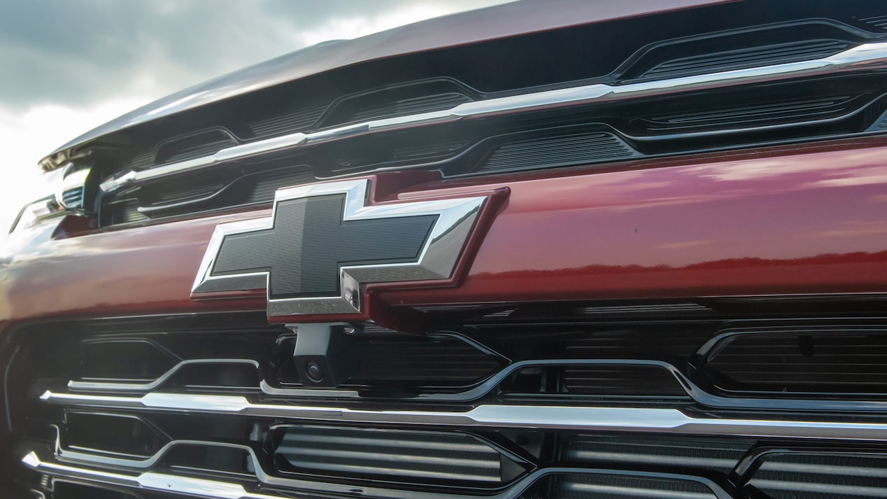 Emblema Chevrolet delantero para S10