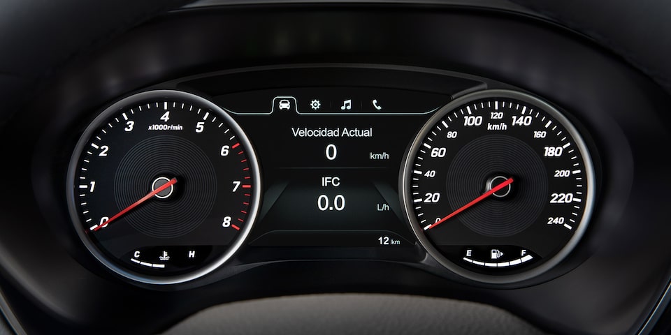 Disfruta de la información en la pantalla cluster a color de 7” de la Chevrolet Captiva Turbo