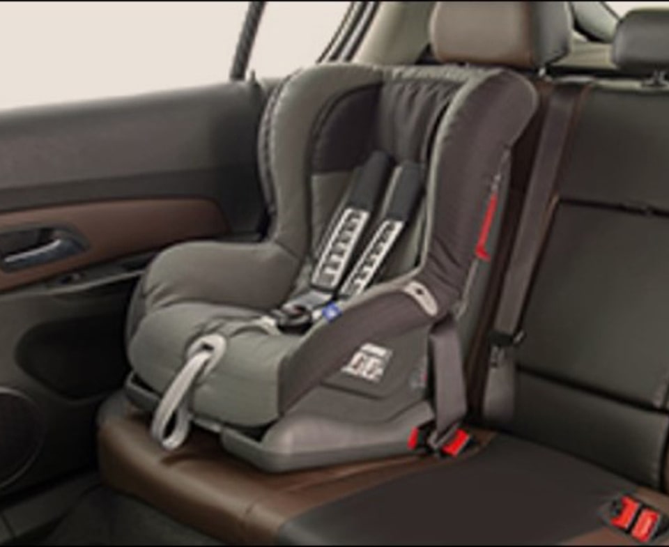 Manten seguros a los más pequeños a bordo de la Chevrolet Equinox con la butaca infantil Britax Duo Plus