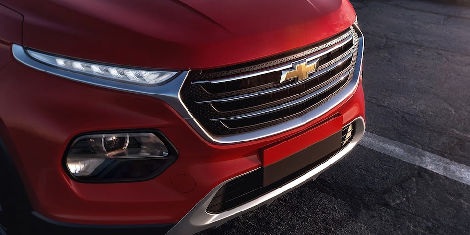 Chevrolet Groove vista de frente con detalle de luces y parrilla