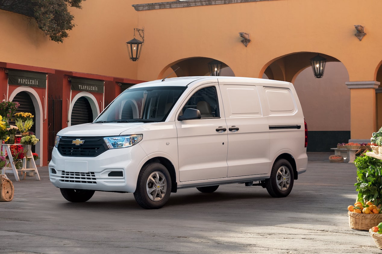 La van Chevrolet N400 Max te permite trabajar seguro
