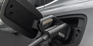 Vista en detalle del conector de carga de la Chevrolet Captiva EV